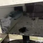تلفاز للبيع مع طاوله