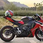 هوندا cbr1000rr للبيع قمة في النظافه