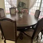 طاولة طعام