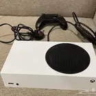 جهاز اكس بوكس مع اليد والأسلاك