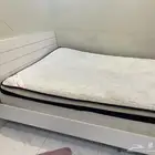 سرير 2 متر في 2متر حي الريان ومكيف 24شباك