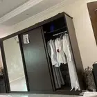 دولاب كبير شبه جديدة