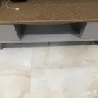 طاولة تلفزيون للبيع السعر 100