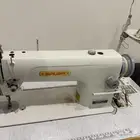 ماكينة خياطة