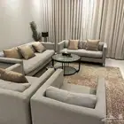 للبيع طقم كنب من سيتي دبليو وعدد 2 سرير كينج وتسريحه وكرسي
