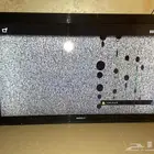 شاشه قديمه فيها طبعات سوداء بس وا الباقي سليم كل شي قديمه