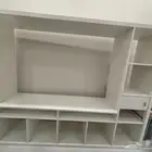 دولاب تلفزيون و سرير اطفال و طاولة تغير الحفاضات للاطفال