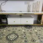 طاوله للبيع جديده مدة االاستخدام شهر