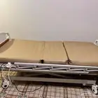 سرير طبي كهربائي شبه الجديد