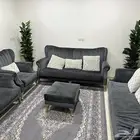 للبيع كنب نظيف خمس قطعة مع ستارة