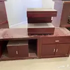 اثاث للبيع كمدينه وطاوله تلفزيون وطاوله شنطه واخري