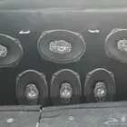 8 سماعات للبيع