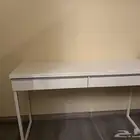 طاولة مكتب