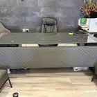 مكتب وطاولات محل حلويات
