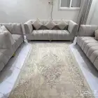 طقم كنب مع ستارة و سجادة