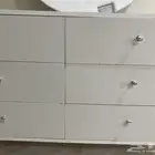 السلام عليكم عندي تسريحه ومرايه مو مستعمله على السوم