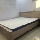 سرير مع مرتبة