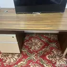 مكتب ومكتبه تليفزيون