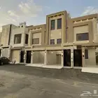 للبيع ارواف ارضيه وعلويه تشطيب فندقي ابها المحاله