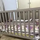 سرير أطفال جديد مع مرتبه