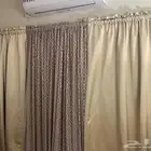 ستائر مع عامودها دهبي فاخر العرض 3 متر وشي والطول مترين وشي