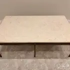 طاولات للبيع