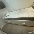 سرير مع أدراج من ايكيا