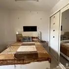 غرفة نوم للبيع ومكيف شباك طن ونص