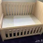 سرير طفل خشب ماليزي نظيف