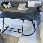 طاولة قيمنق و مكتب صغير بحاله جيدة