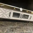 طاولة تلفزيون