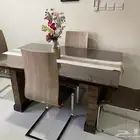 غساله وبراد وطاوله شاشه من سيتي دبليو وغرفه نوم وكنب جلوس