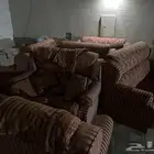 كنب مستعمل قديم جدا الي يبيه يتفضل يأخذه مجاناً الاستلام