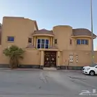 فيلا فاخرة درج داخلي وشقتين للبيع بحي اليرموك