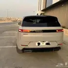 رنج روفر سبورت 2025 HSE اعلى فئة مع لون مميز ومواصفات خاصة