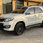 للبيع تويوتا فورشنر فل كامل 6 سلندر VX (قير عادي)