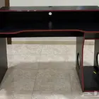 مكتب كمبيوتر   بحالة جيدة