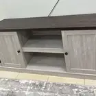 طاولة تلفاز من هوم سنتر