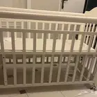 سرير أطفال حاله ممتازه من عمر مولود إلى 5 سنوات