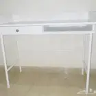 طاولة من ايكيا
