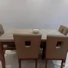 طاولة طعام