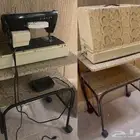 مكينة خياطة سنجر مع غطاها وطاولتها على السوم الرياض