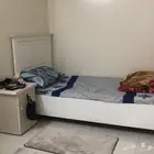 سرير نفر ونص مع المرتبة وكومودينو