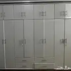 خزانة ملابس شبه جديد