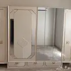 للبيع دولاب خشب كبير