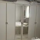 دولاب ملابس كبير