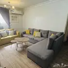 كنب حرف L مع كنبة مقعدين  الطاولة بالوسط
