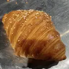 معلم حلويات ومعجنات يبحث عن عمل