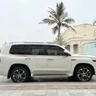 لاندكروزر 2017 GXR 8V نظيف ممشى قليل فل كامل