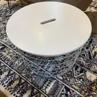 طاوله و مساحة تخزين من اكيا جديد جدا .